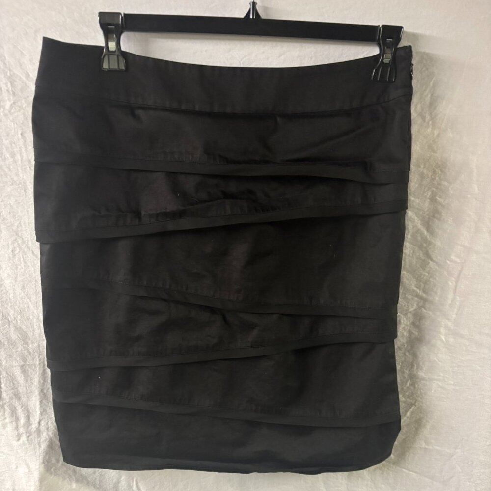 WHITE HOUSE BLACK MARKET Women's 12 Black Tiered Stretch Skirt Knee Length